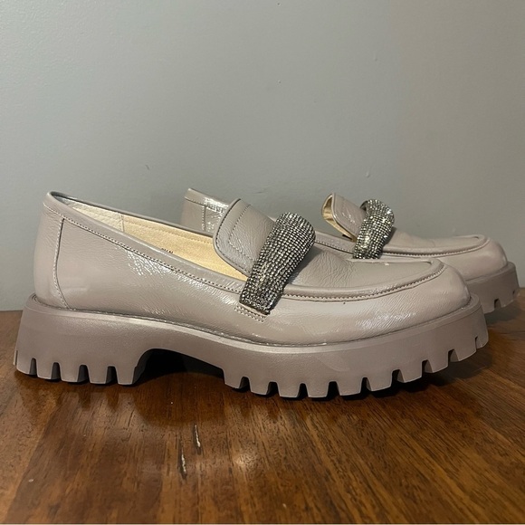 VANELi Women's Zaya platform loafer Like new condition. Women’s size 9.5 Narrow - Picture 2 of 14